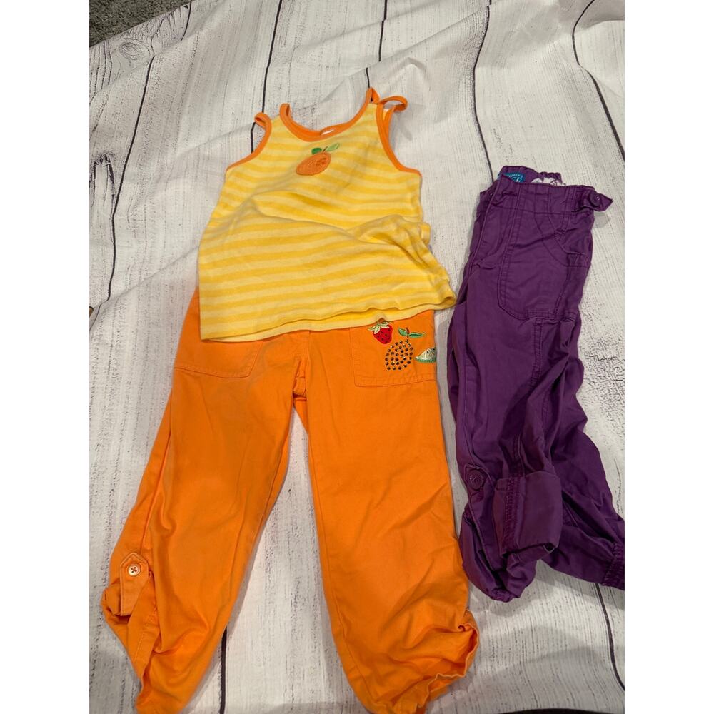 Lot 1 outfit (top and pants) 1 pair of pants size 5
